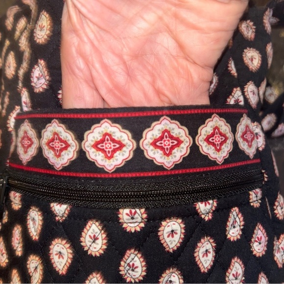 Vera Bradley 2006 Black Paisley Crossbody Bag -11.5”x 9.5”W -Zipped Pockets - Picture 3 of 9